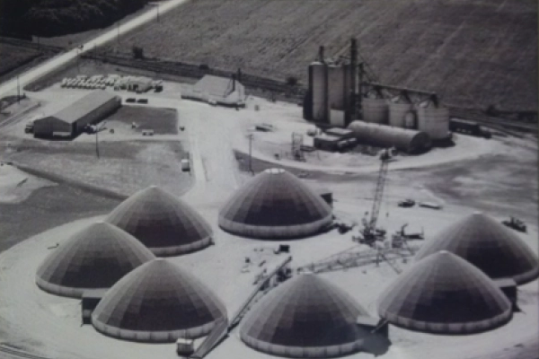 A bird’s-eye view of the Agromart terminal, with its initial seven domes.